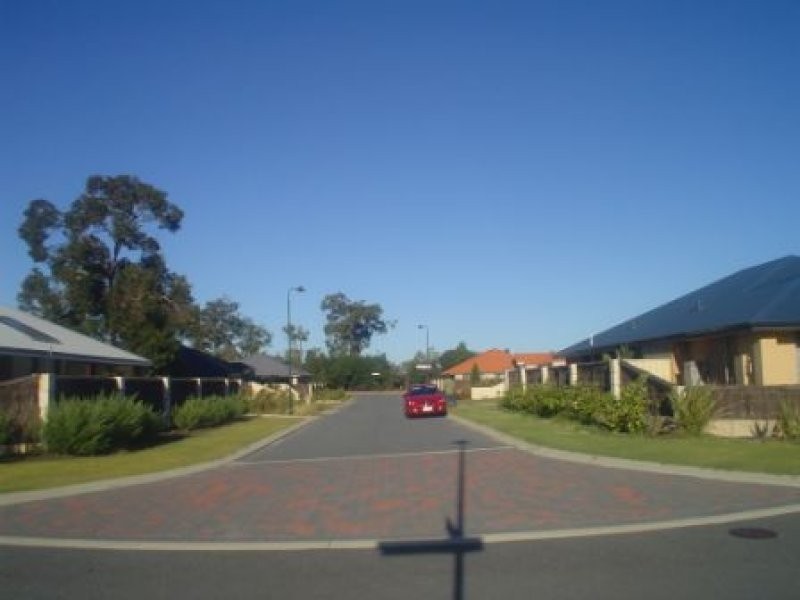 6 Honeyeater View, Dudley Park WA 6210