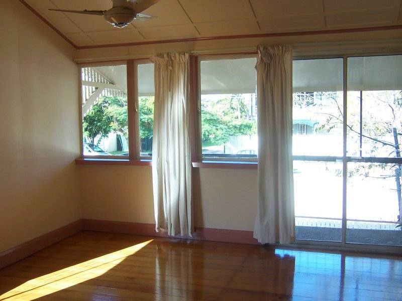 19 Neville Street, Kangaroo Point QLD 4169