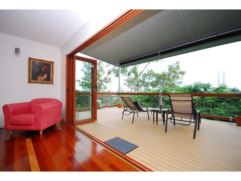 1 Indooroopilly Street, Dutton Park QLD 4102