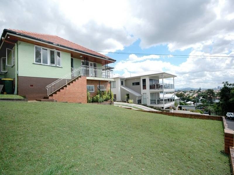 19 Castle Hill Street, Holland Park West QLD 4121