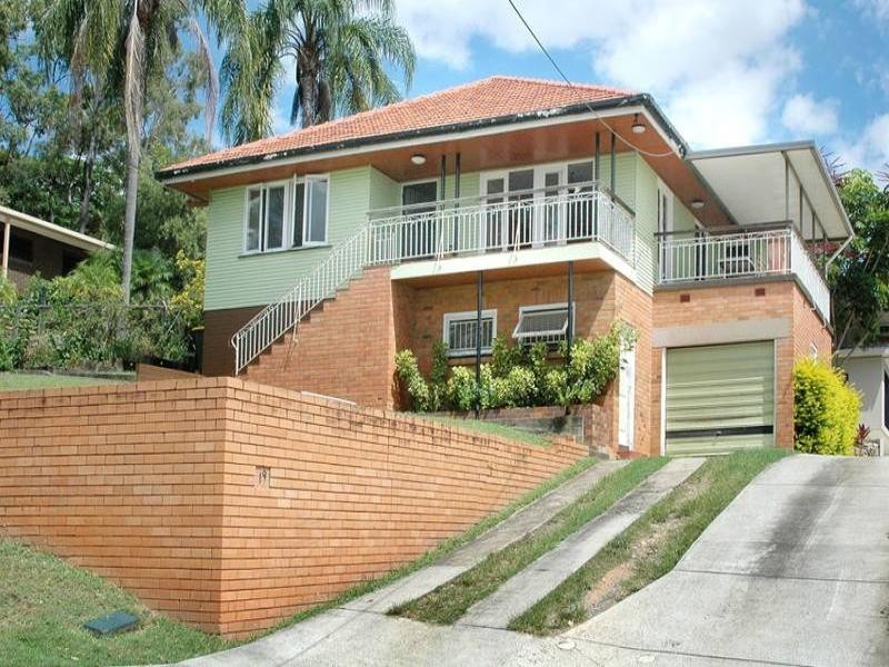 19 Castle Hill Street, Holland Park West QLD 4121