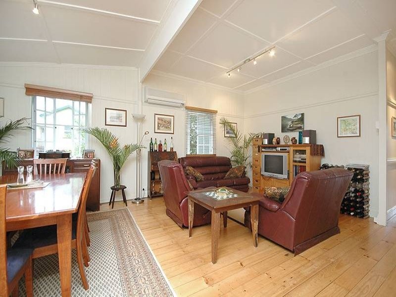 50 Railway Tce, Dutton Park QLD 4102