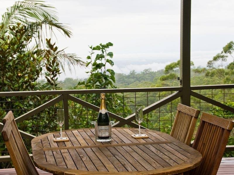 16 Attunga Lane, Mount Glorious QLD 4520