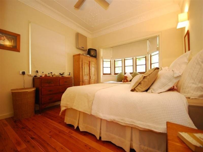 23 Clarendon Street, East Brisbane QLD 4169