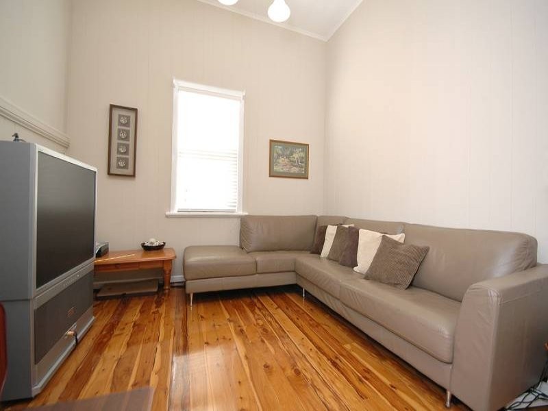 106 Baines Street, Kangaroo Point QLD 4169