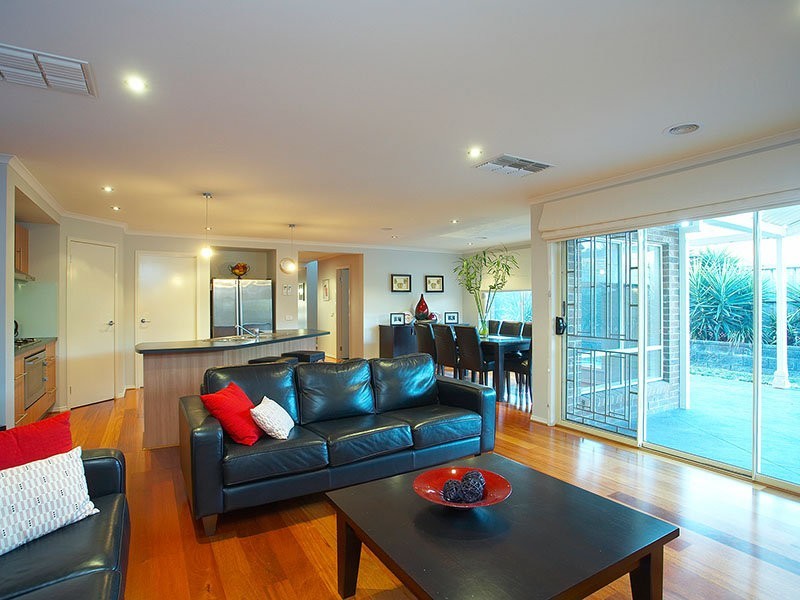 22 Cassowary Rd, South Morang VIC 3752