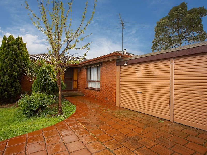 8 Christie Avenue, Mill Park VIC 3082