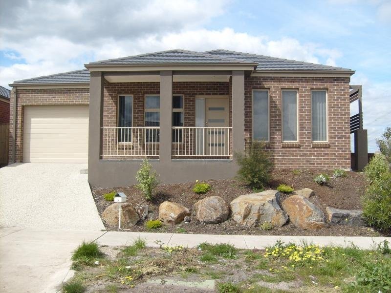 19 Manor House Drive, Epping VIC 3076