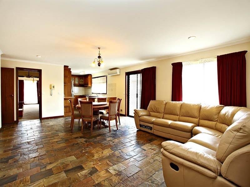 12 Teneriffe Close, Epping VIC 3076