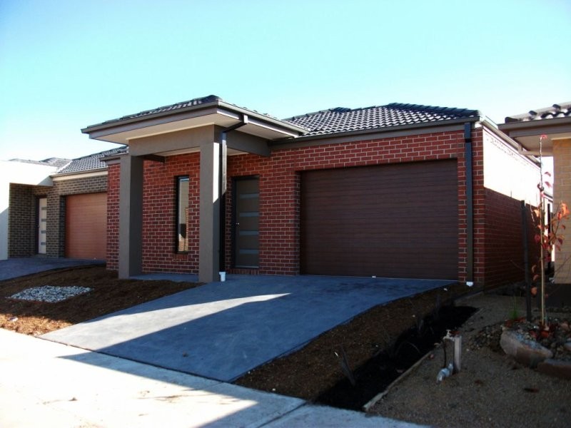 18 McCubbin Way, Mernda VIC 3754