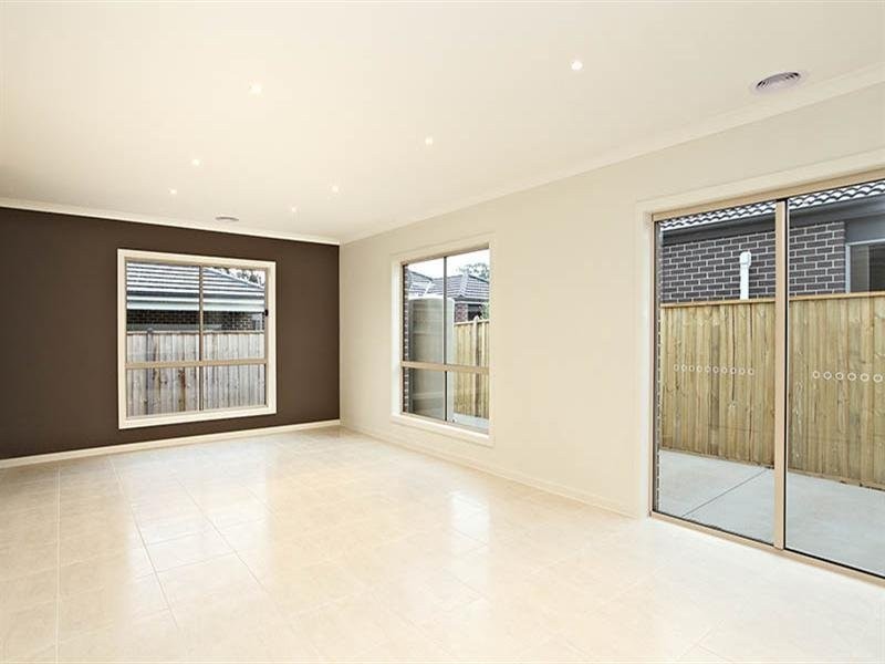 106 Gordons Road, South Morang VIC 3752