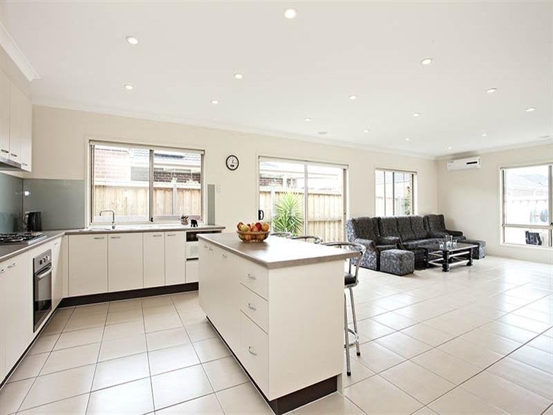 4 Larnook Place, South Morang VIC 3752