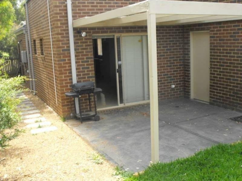 32/5 Delacombe Drive, Mill Park VIC 3082