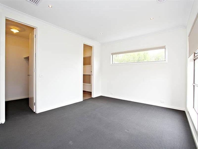 12 Pimpinella Pass, Mernda VIC 3754