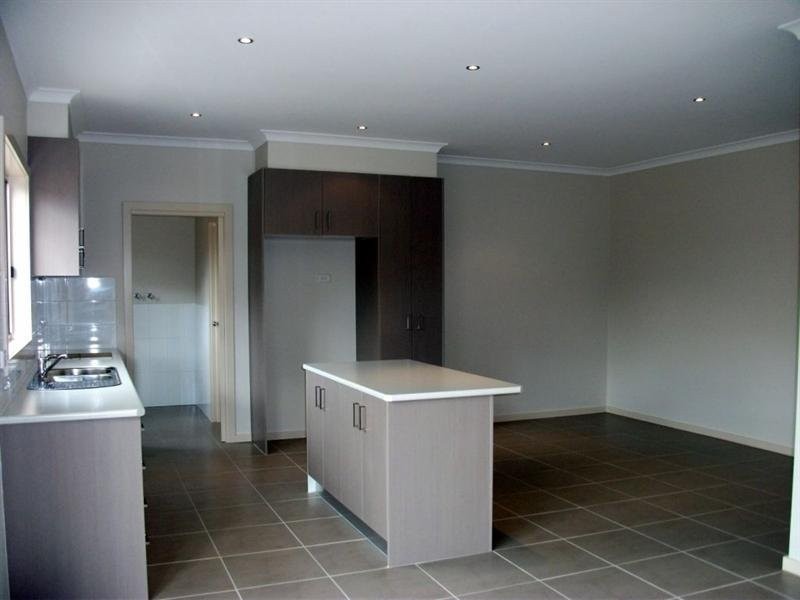 28 King Parrot Way, Whittlesea VIC 3757