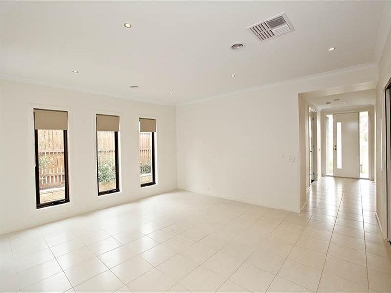 12 Pimpinella Pass, Mernda VIC 3754