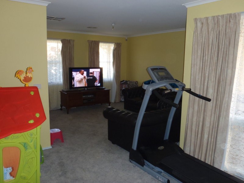 69 Pindari Avenue, Mill Park VIC 3082