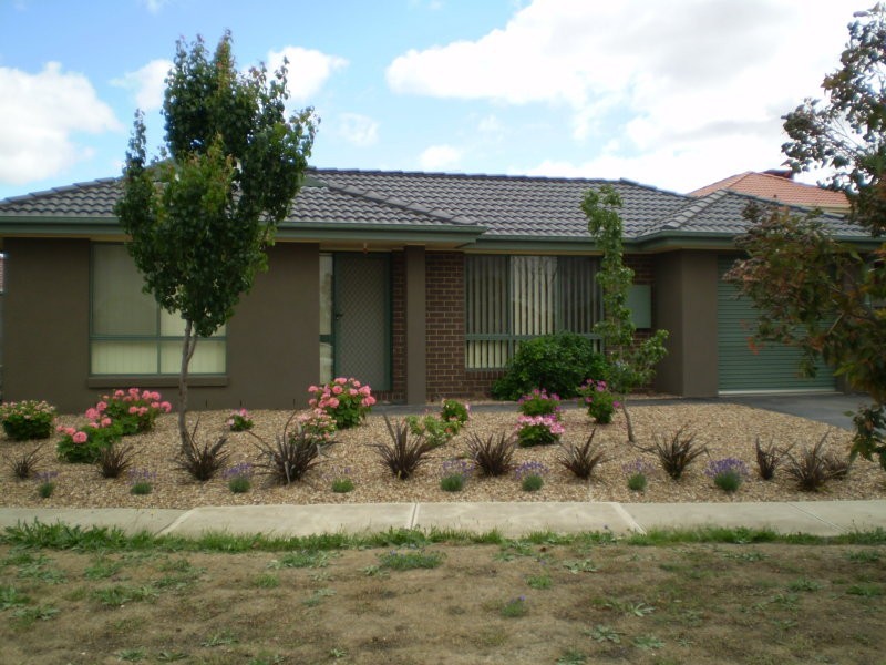 16 Serenity Way, South Morang VIC 3752