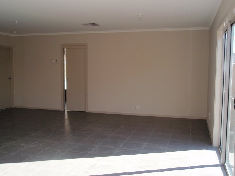 4 Gunghalin Drive, Doreen VIC 3754
