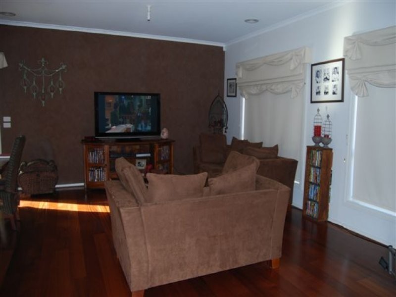 13 Scenic Terrace, South Morang VIC 3752