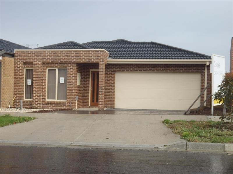 4 Dolphin Drive, South Morang VIC 3752