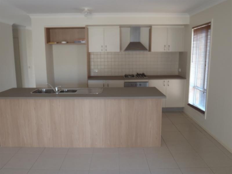 6 Jezwing Avenue, South Morang VIC 3752