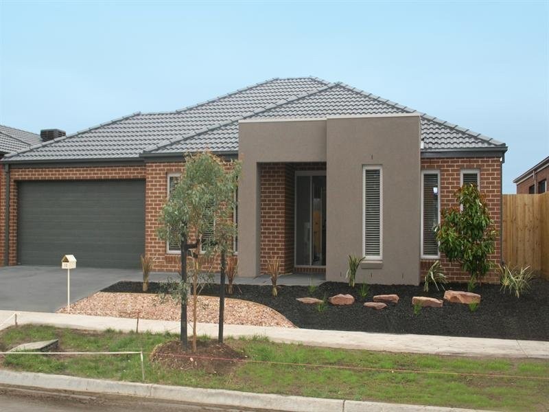 12 Port Road, Doreen VIC 3754