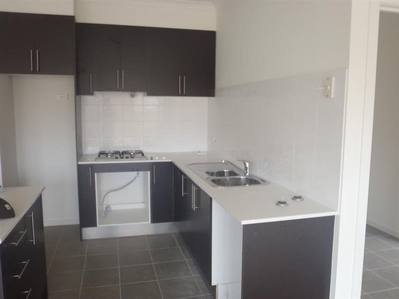 6 Dolphin Drive, South Morang VIC 3752