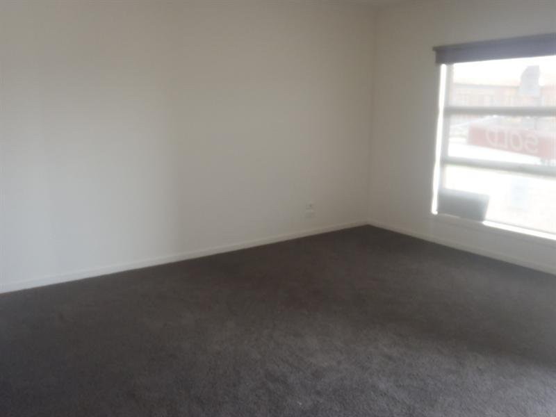 6 Dolphin Drive, South Morang VIC 3752