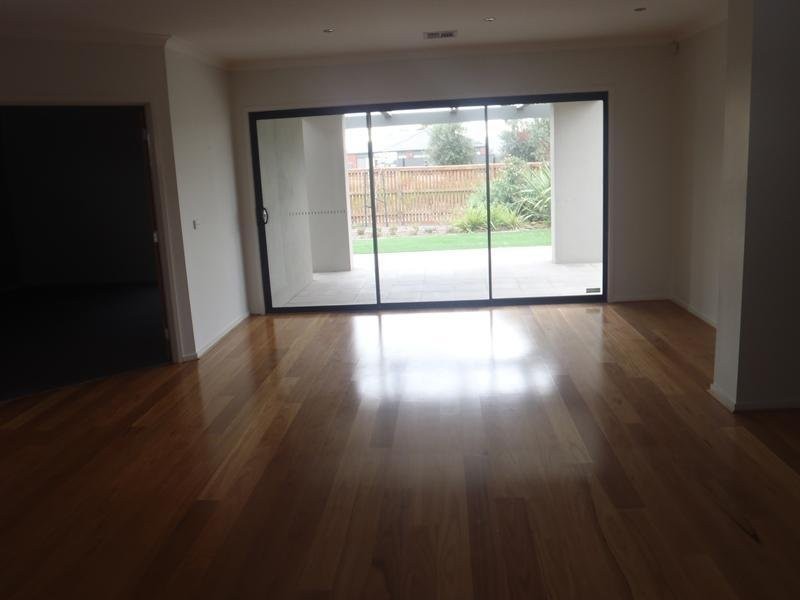 16 Geranium Grove, Mernda VIC 3754