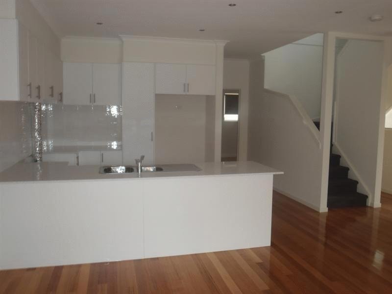 282 The Lakes Boulevard, South Morang VIC 3752