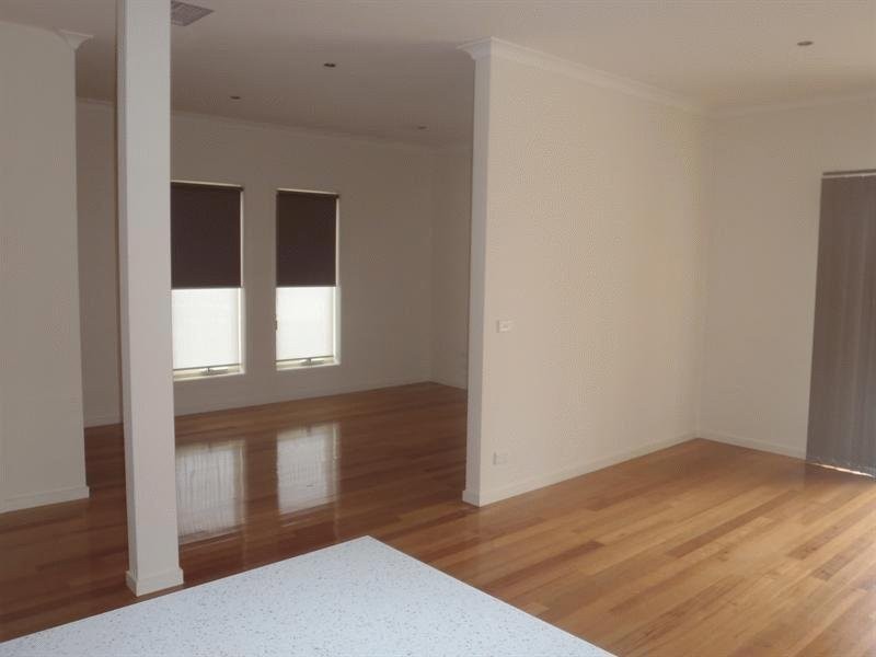 282 The Lakes Boulevard, South Morang VIC 3752