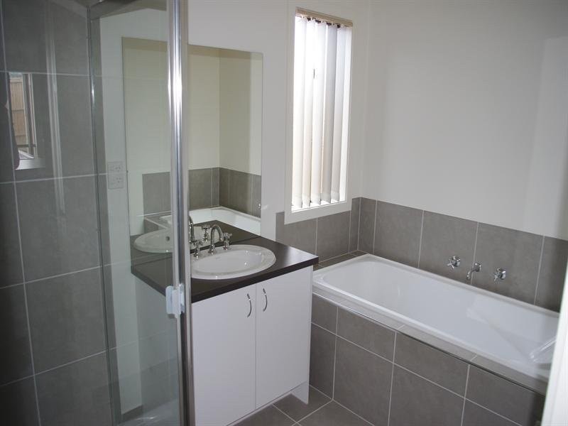 27 Midland Road, Doreen VIC 3754