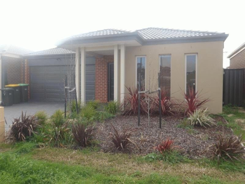 8 Dorset Walk, Mernda VIC 3754