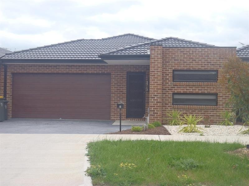 8 Dolphin Drive, South Morang VIC 3752