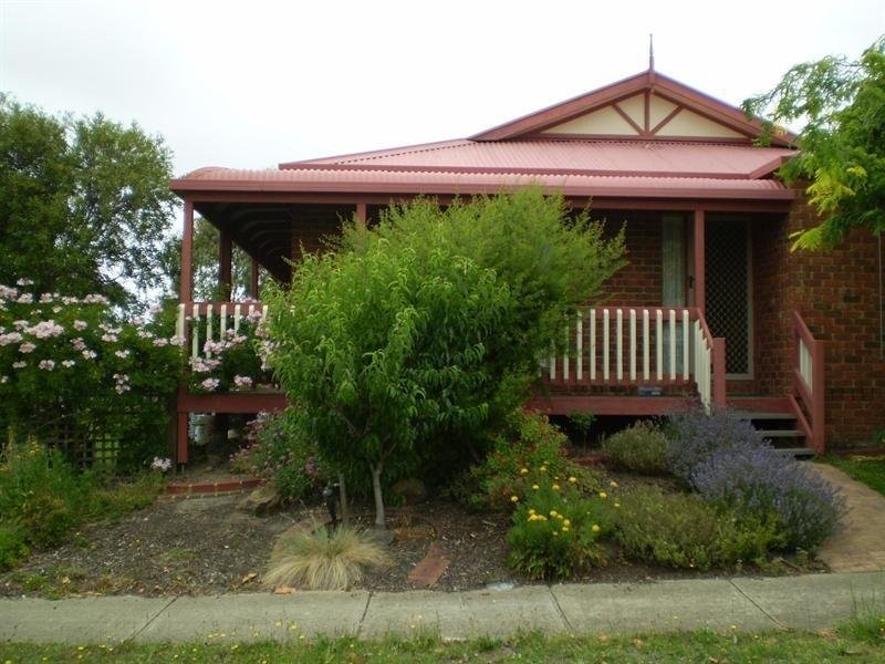 8 Jaguar Court, Epping VIC 3076