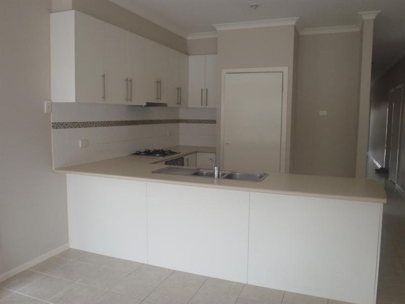 26 Kinglake Crescent, Craigieburn VIC 3064