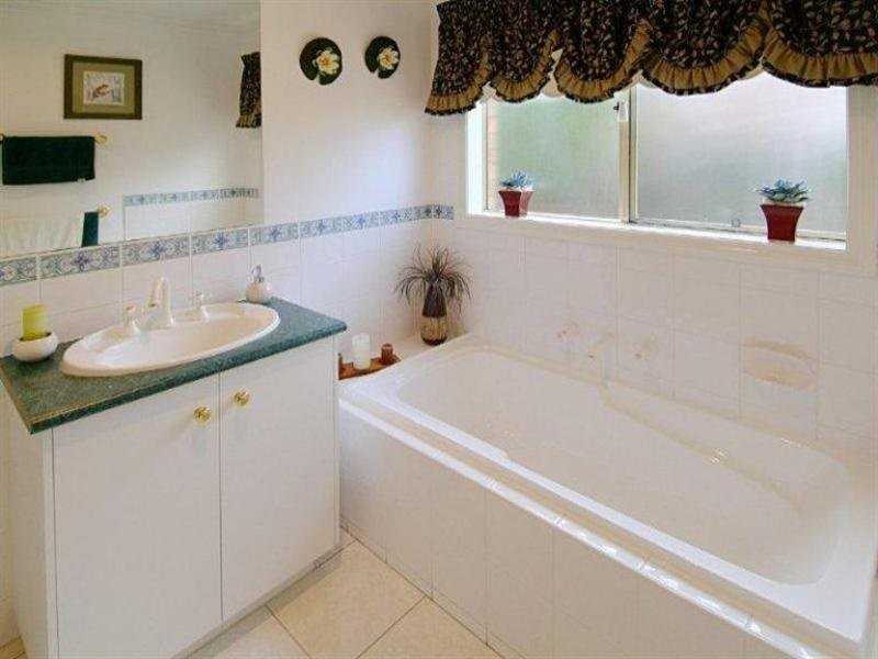 62 Trinity Way, South Morang VIC 3752