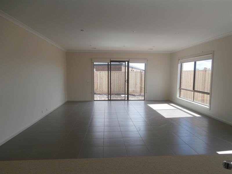 6 Marlowe Grange, Mernda VIC 3754