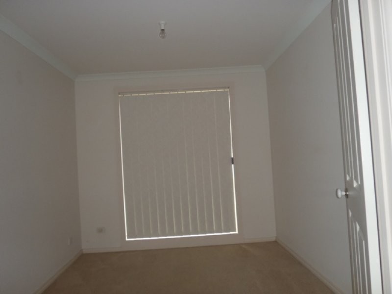 31 Doreen Rogen Way, South Morang VIC 3752