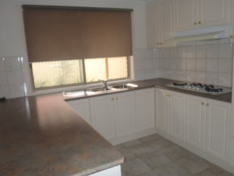 31 Doreen Rogen Way, South Morang VIC 3752