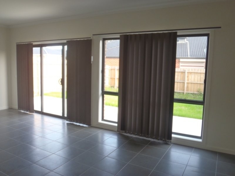 286 The Lakes Boulevard, South Morang VIC 3752