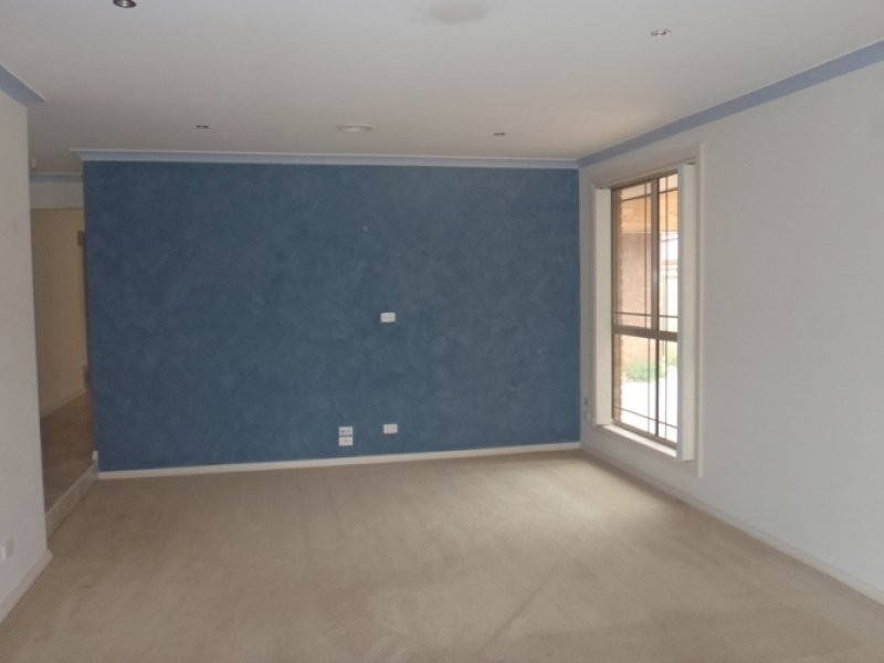 31 Doreen Rogen Way, South Morang VIC 3752