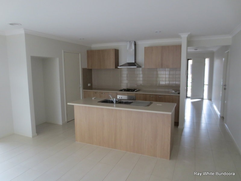 8 Agility Court, Doreen VIC 3754