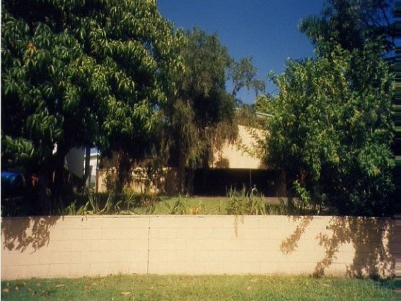 18 Kathleen Ave, Southport QLD 4215