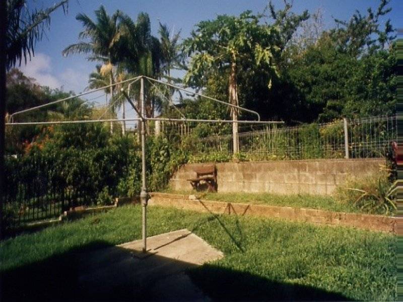 18 Kathleen Ave, Southport QLD 4215