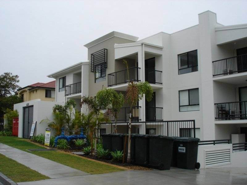 15 Lloyd Street, Southport QLD 4215