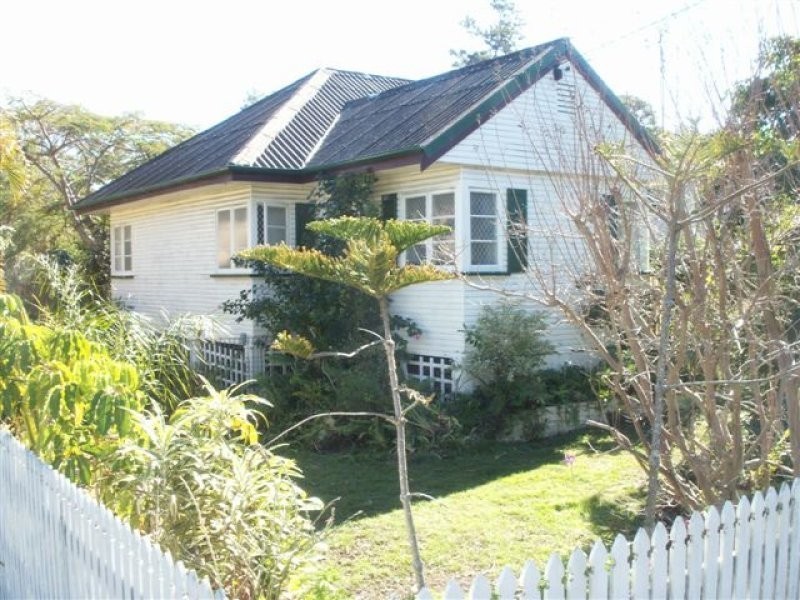 18 Echlin St, Labrador QLD 4215