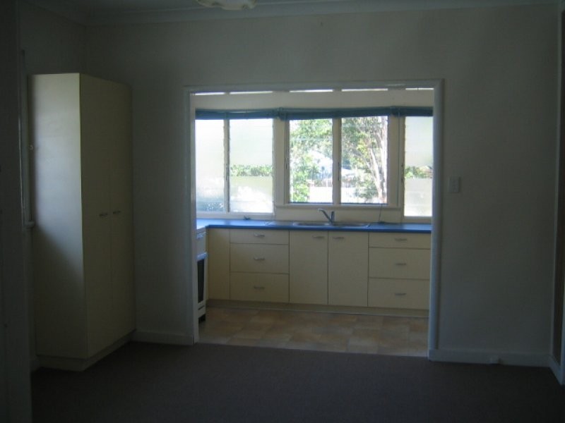 18 Echlin St, Labrador QLD 4215