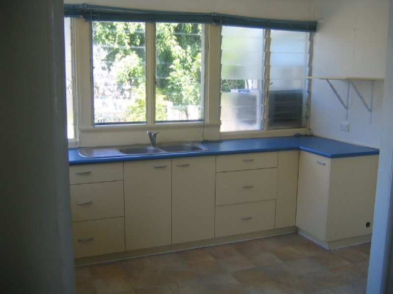 18 Echlin St, Labrador QLD 4215